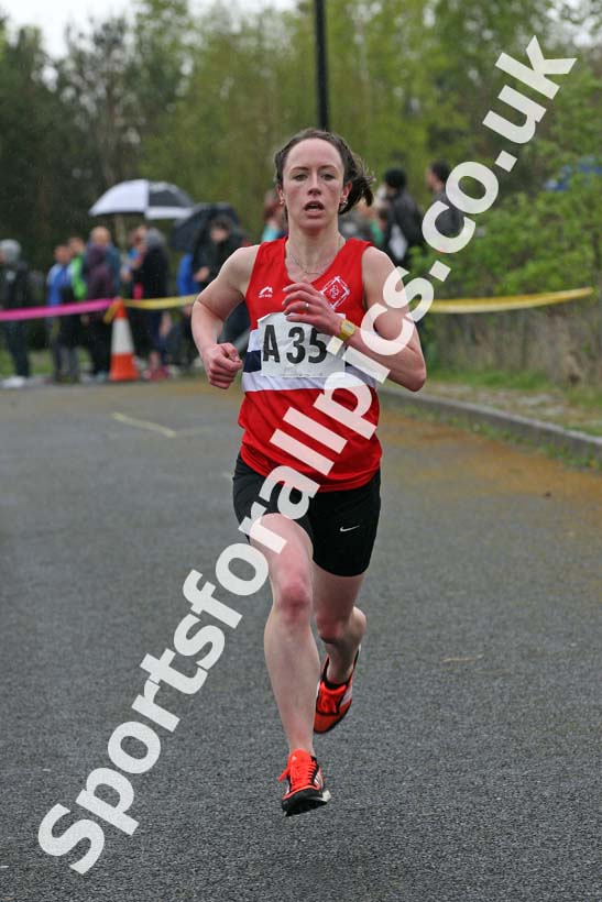 Senior womens relay, Elswick Good Friday Road Races. Photo: David T. Hewitson/Sports for All Pics
